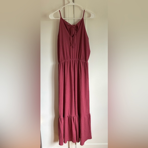 Halter midi dress (Berry colour) by lush - Picture 3 of 3